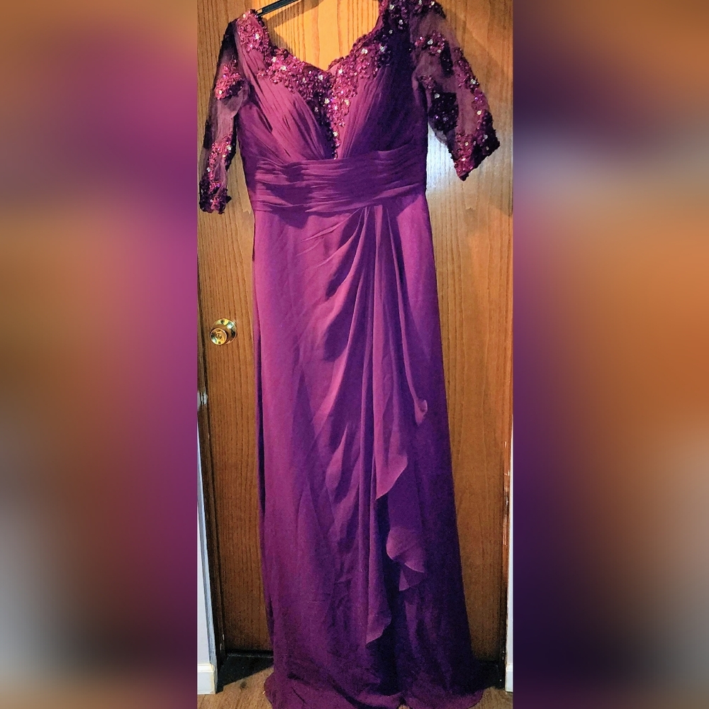 Merle Elegant Purple Evening Gown With Embellishments Size 16 Wedding Proms